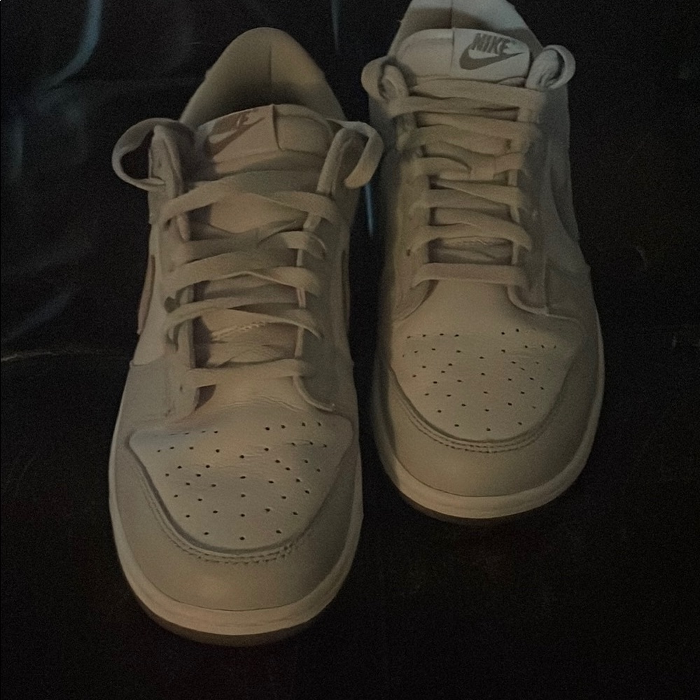 Nike White Sneakers Classic Low-Top Design